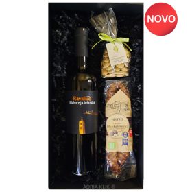 Unikatni Premium poklon paket sadrži: Istarska Malvazija 0,75l Ravalico Tartufi - Istarska trajna kobasica bez nitrita s listićima Istarskih Tartufa  Pečeni Slani Bademi s Začinskim biljem OPG Škarić  Mat crna poklon kutija s punjenjem/dekoracijom i prozorom Proizvedeno u Hrvatskoj #Ravalico #OPGŠkarić #Histris