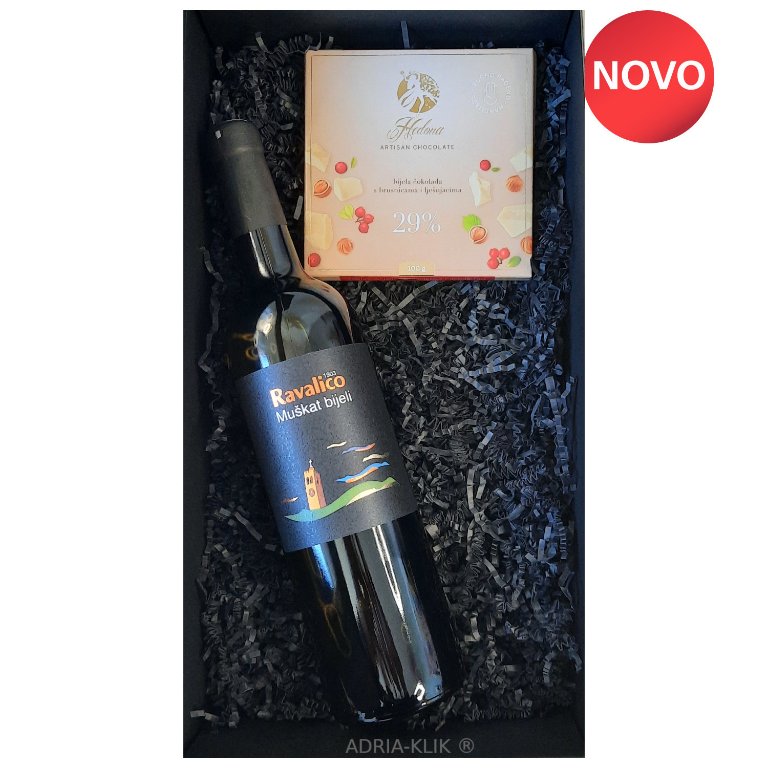 Slatki Unikatni poklon paket sadrži: Muškat Bijeli 0,75l Ravalico Istra Hedona Artisan Chocolates - Hand made - Ručno rađeno Bijela čokolada s brusnicama i lješnjacima 100 g. Hedona Mat crna poklon kutija s punjenjem/dekoracijom i prozorom Proizvedeno u Hrvatskoj #Ravalico #hedonaartisanchocolates